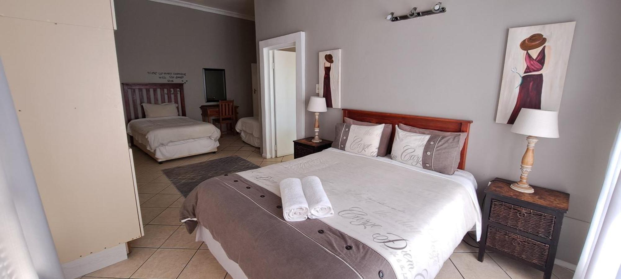 Raston Guest House Lambert's Bay Bagian luar foto